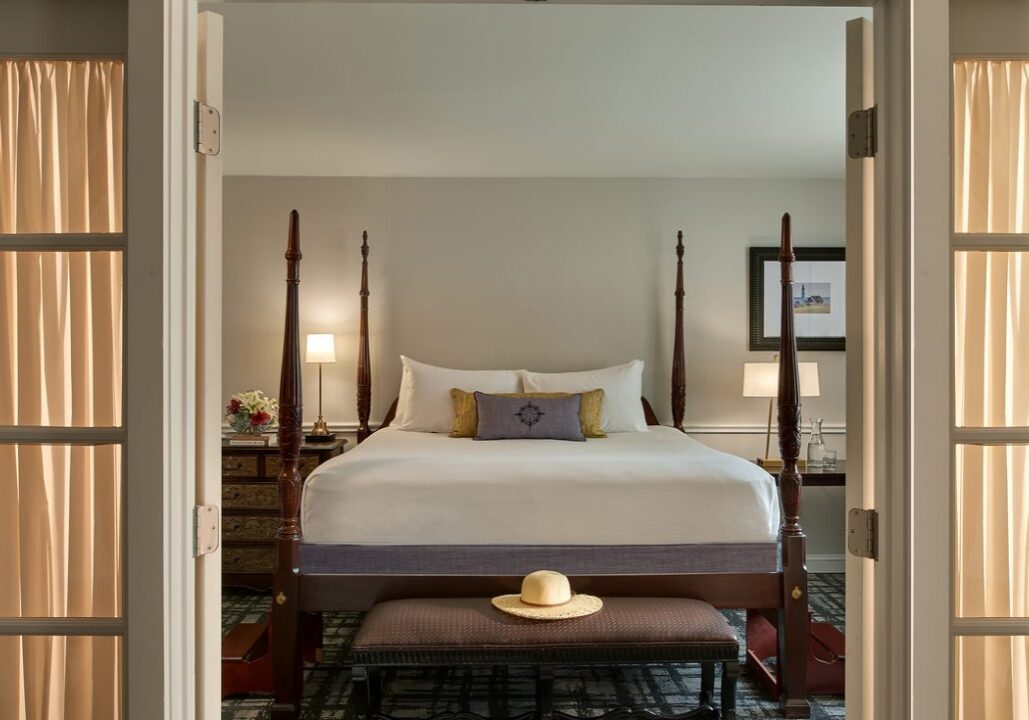 Bellevue-King-Suite-Bedroom-1280x720